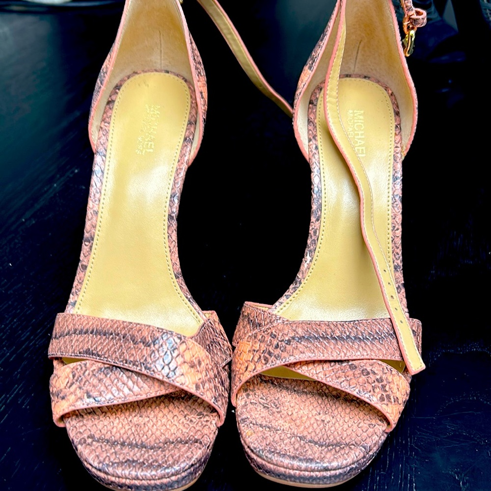Michael Kors Platform coral pink snakeskin heels